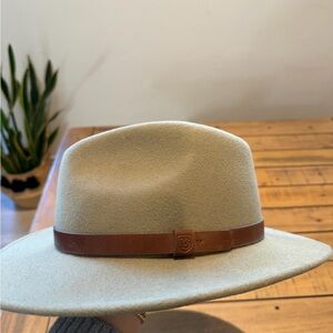 Brixton Tan Fedora with Dark Brown Band ✨
